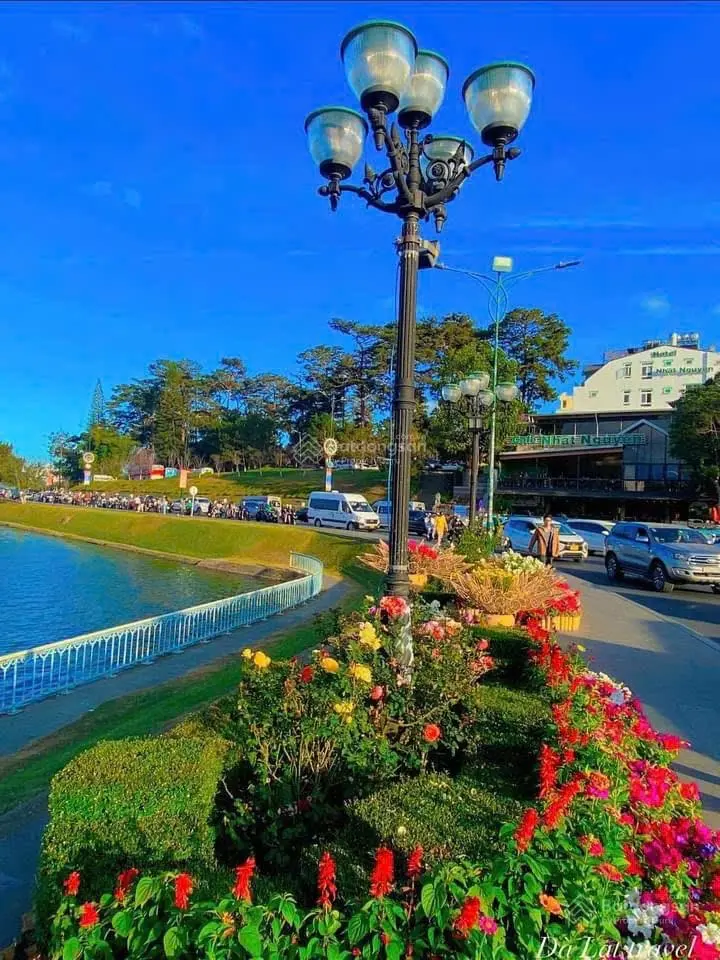 Bán lô đất 2 mặt tiền khu Golf Valley. Tel: 0906 916 ***