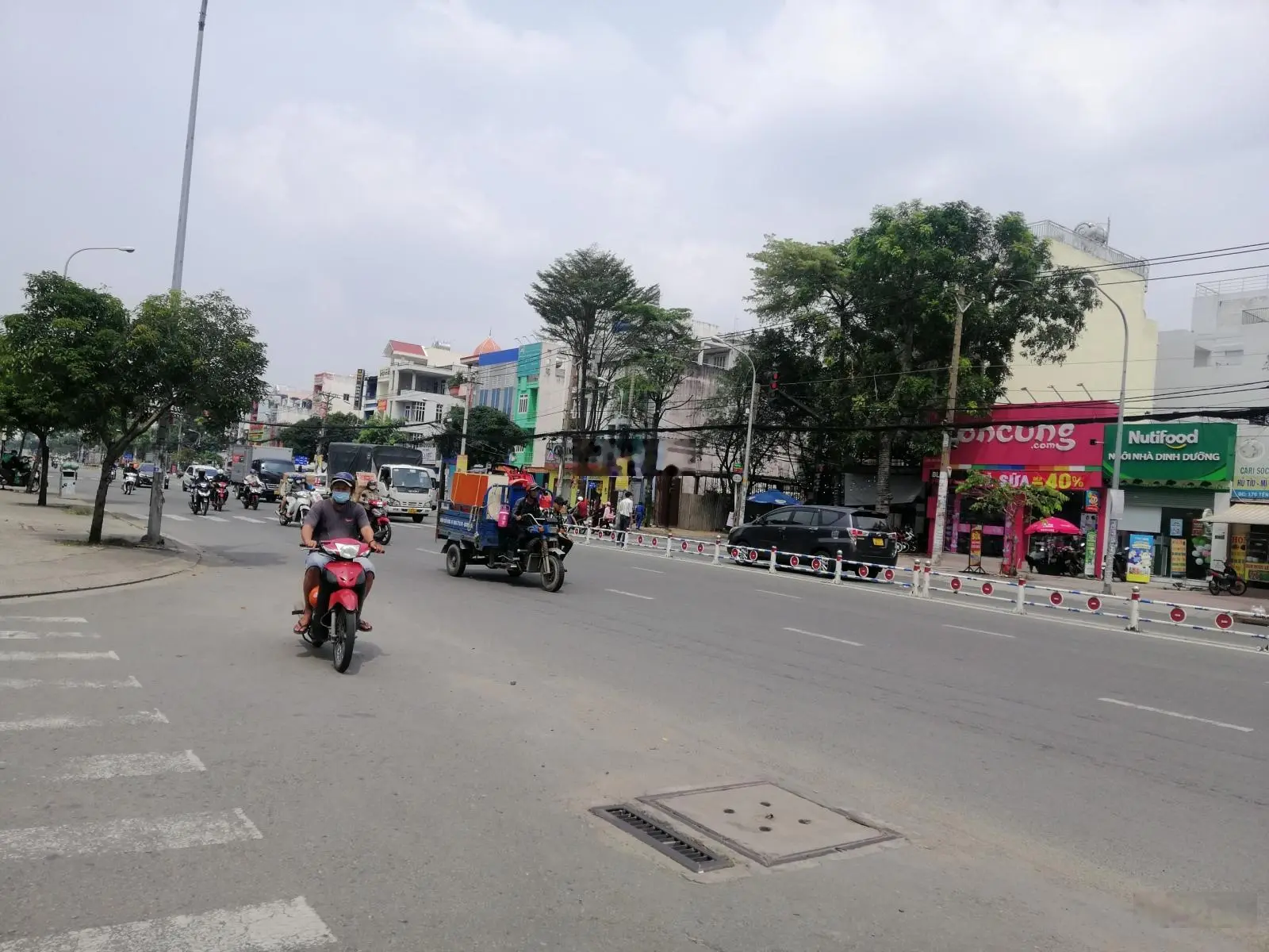Bán nhà mặt tiền kinh doanh giá tốt đường Tên Lửa lớn