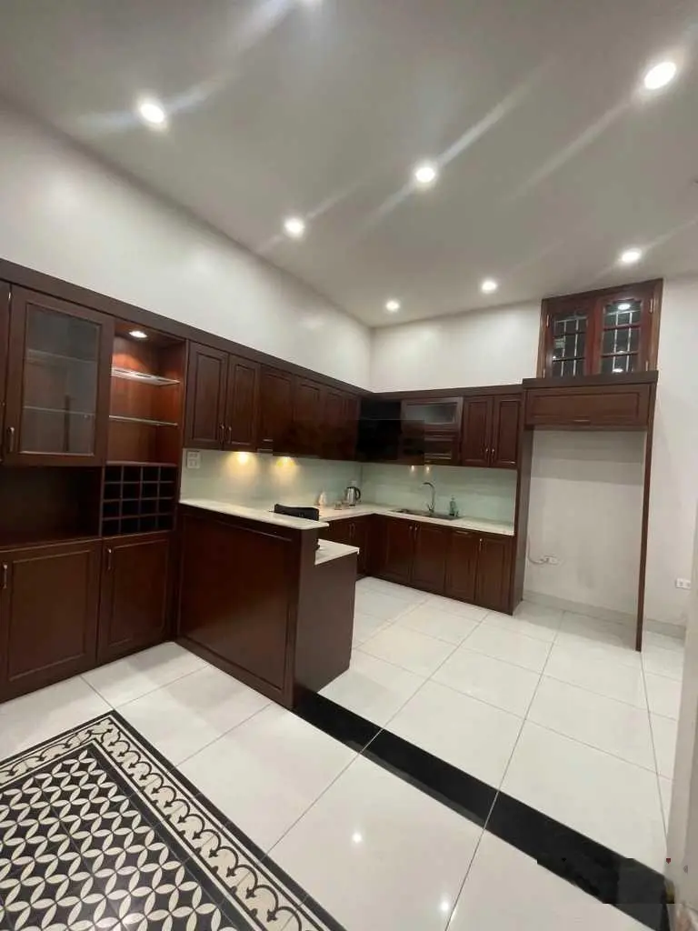 Bán nhà phố Khương Trung, Thanh Xuân, DT 108m2, 4T, MT 5,6m, giá 17,2 tỷ, 0948 552 ***