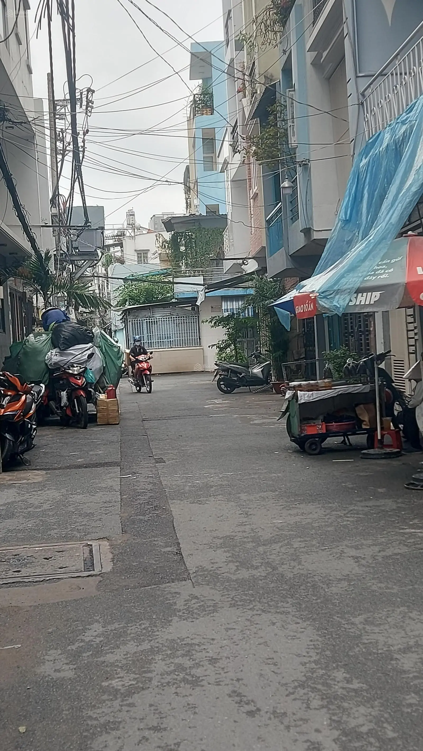 Bán nhà 5 lầu 3 phòng ngủ mặt tiền đường số quận 4