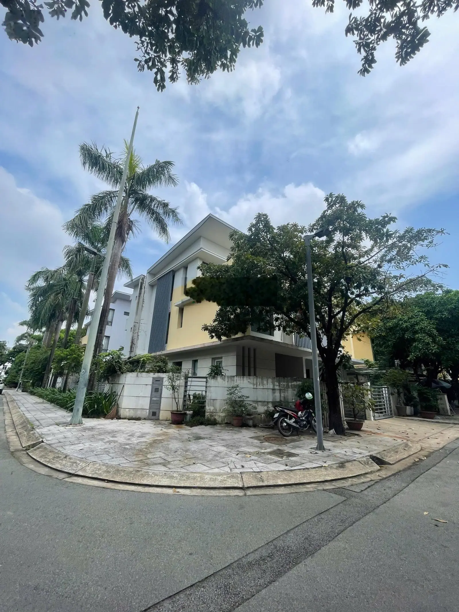 Biệt thự nội khu Galand, Phước Long B, Thành Phố Thủ Đức. Diện tích 206m2/21 Tỷ