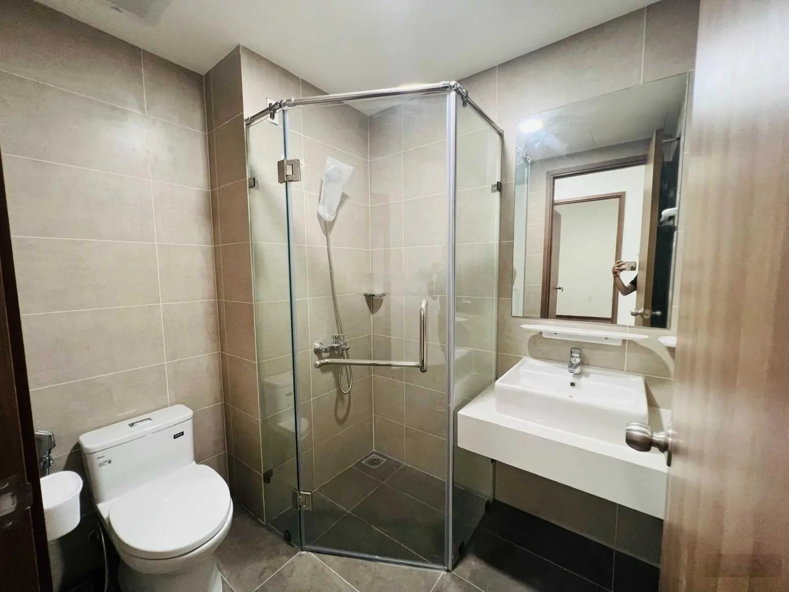 Bán Căn hộ 02PN, 02WC - Dt: 75m2 - Giá 3,1 tỷ - Akari Bình Tân