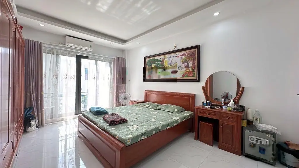 Bán đất tặng nhà 3 tầng 65m2 nhà Thạch Bàn - gần đường Cổ Linh - gần chợ - gần trường học các cấp