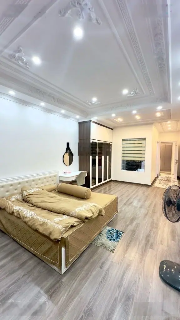 Nhà đẹp ở ngay phố Bồ Đề 96m2 5 tầng - ô tô 7 chỗ ngủ trong nhà về ở cực sướng - chỉ 15 tỷ