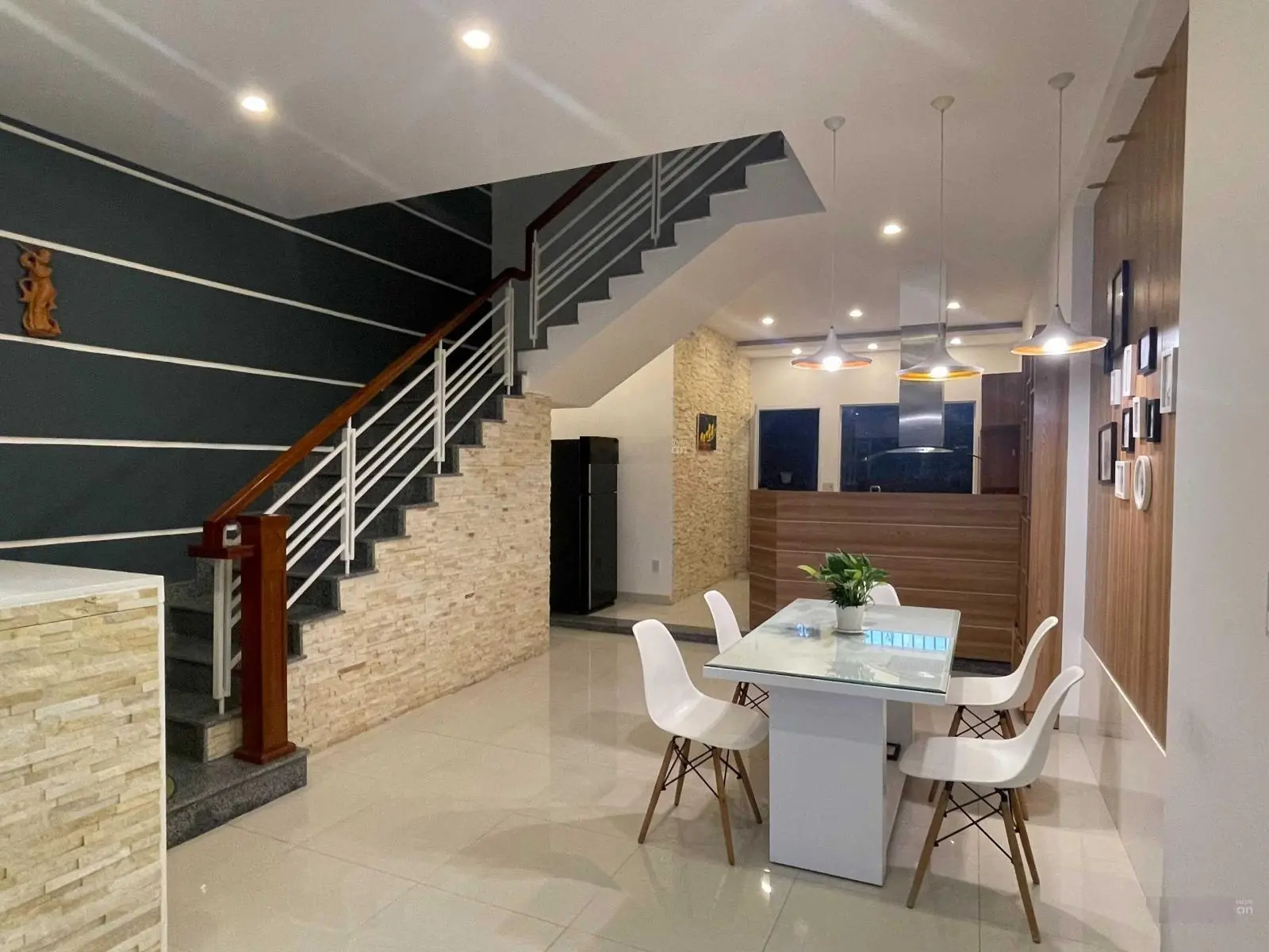 Nhà 3 tầng KĐT Mỹ Gia có sổ hồng chỉ 6,2 tỷ full nôị thất. LH: 0931 800 ***