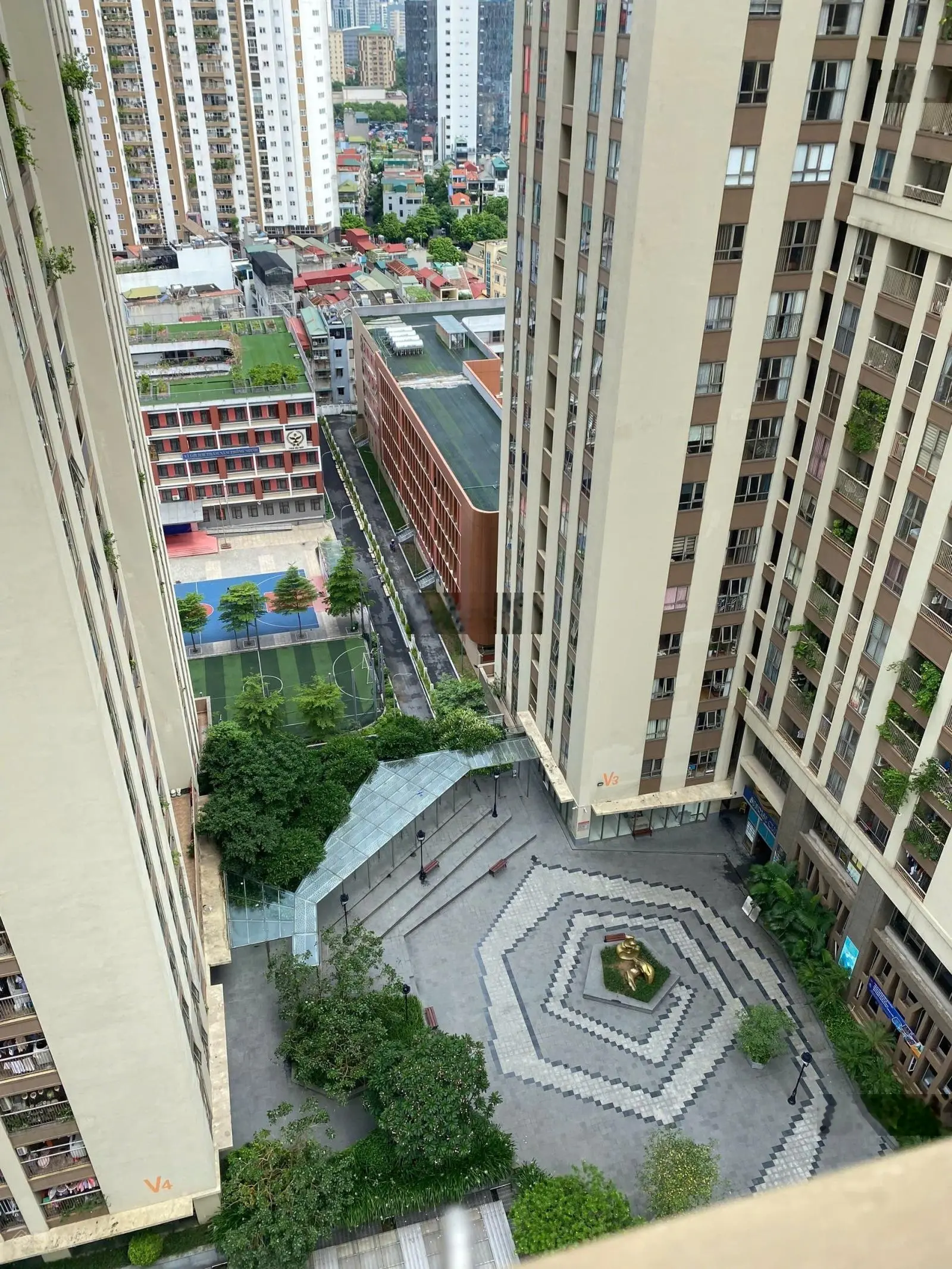 Bán căn hộ chung cư CC Home City Trung Kính, tầng 19 tòa V1. 100 m2 3 ngủ 2 wc. Giá 7,8 tỷ