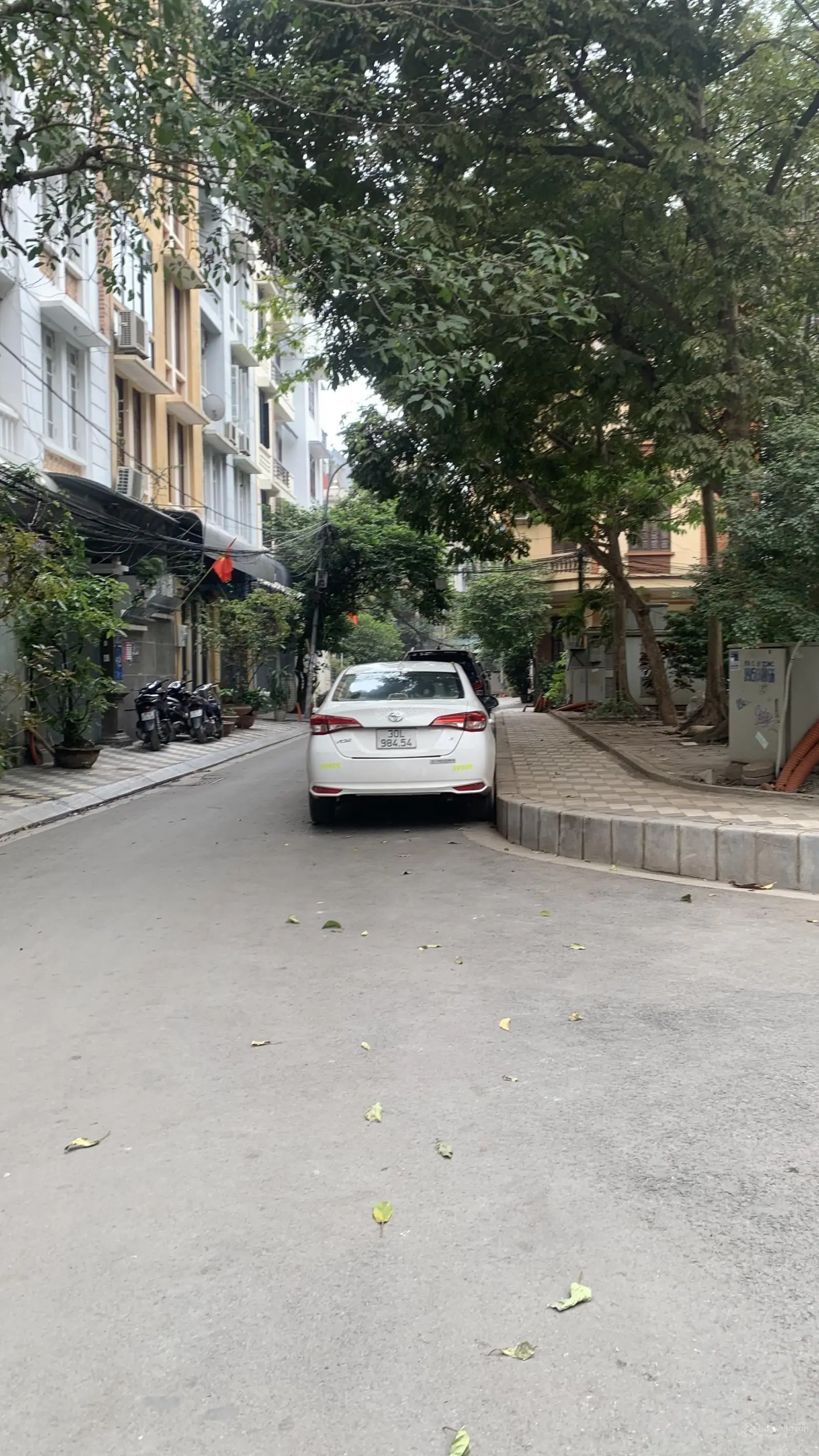 Bán nhà mặt ngõ Núi Trúc Kim Mã Ba Đình. 70/96m2 x 5T - MT 6.1m. Giá 29.5 tỷ