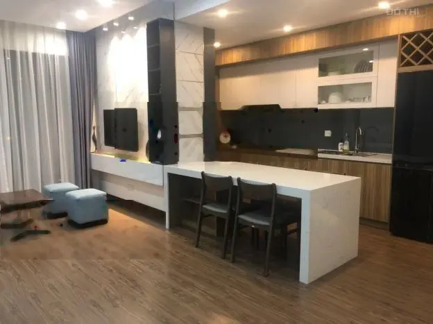 Cần bán gấp Vinhomes D'capitale 74m2, 2N, VIEW HỒ, giá đẹp 6.x tỷ