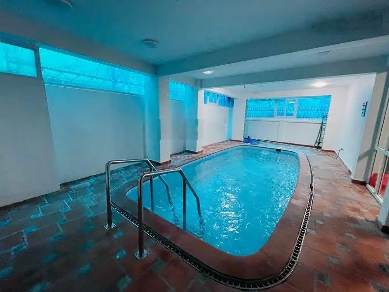 Biệt thự đẹp bể bơi sân vườn Hồ Tây bán, xe hơi 7 chỗ đỗ trong nhà. Biệt thự chất lượng cao