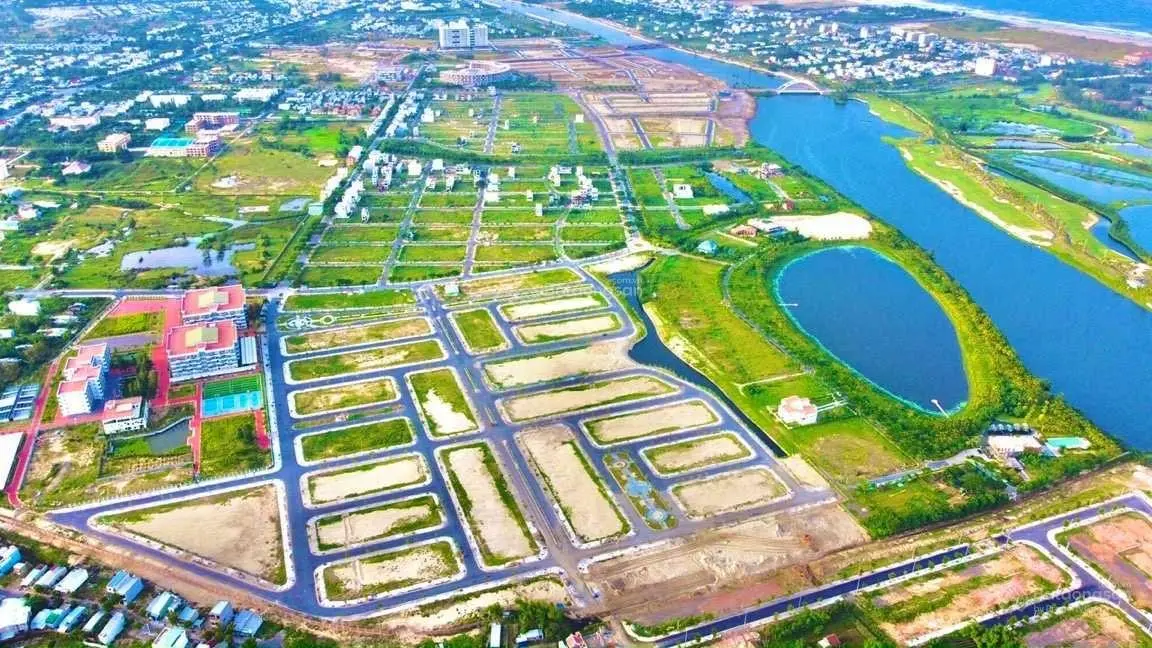 Cần bán gấp lô 180m2 - Hướng Nam - 4.7x tỷ