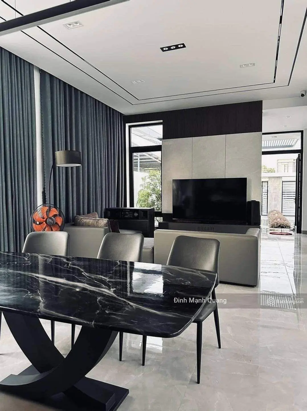 Bán nhà riêng giá chỉ 550 triệu tại phố Quảng Khánh, Tây Hồ, Hà Nội. LH 0904 650 ***