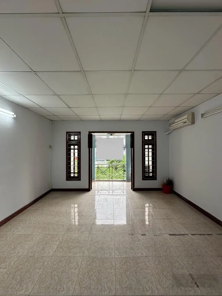 Gần chợ Bà Chiểu 1 sẹc HXH gần MT 92m2 3 tầng - chỉ 13,x tỷ