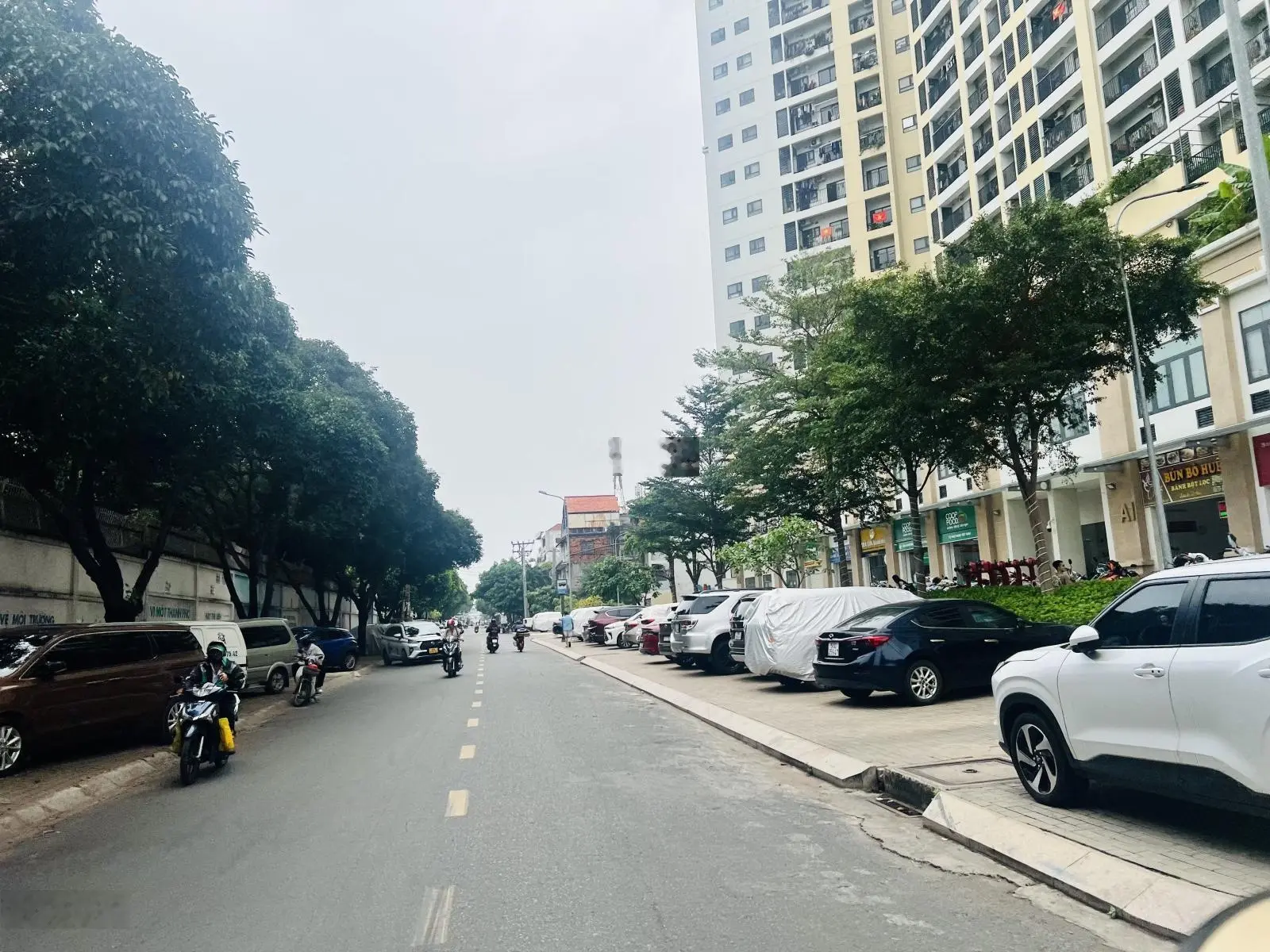 Bán nhà Hầm,1T4L Có THANG MÁY - Gần Metro Đuờng Tú Xương, P Hiệp Phú, Quận 9. Sàn 413.1m2 - Ngang 8