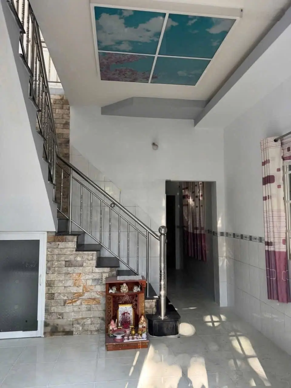 Cần Bán gấp nhà 1 trệt 1 lầu P.Bửu Hoà , Biên Hoà. Dt: 80m2. Giá: 2tỷ6 TL.Đường trước nhà 2 xe hơi