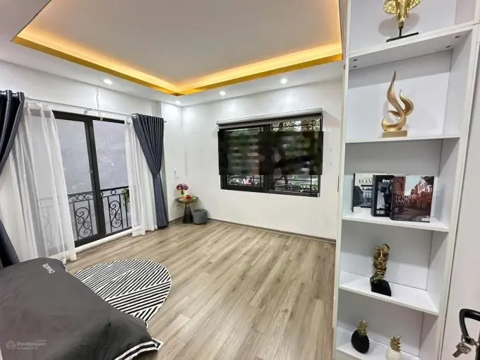 Hạ giá rồi! Bán nhà Dịch Vọng Cầu Giấy, 45m2*5T, gần ô tô, gần phố, gần công viên. Chào 7,3 tỷ