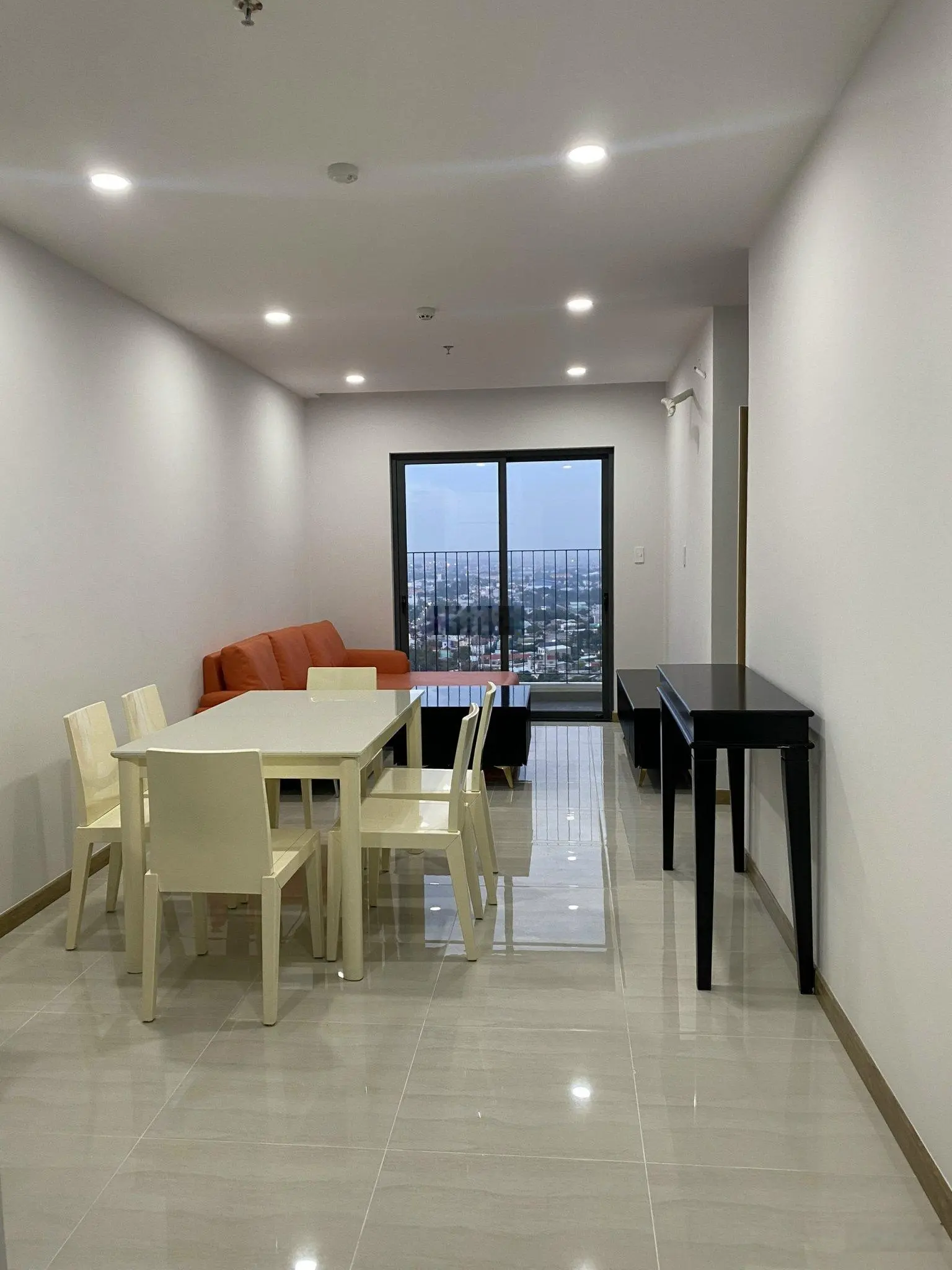 Trả trước 420 triệu ở ngay căn góc có sẵn nội thất Bcons Bee 61m2 - 2PN - 2WC giá chỉ 1,82 tỷ