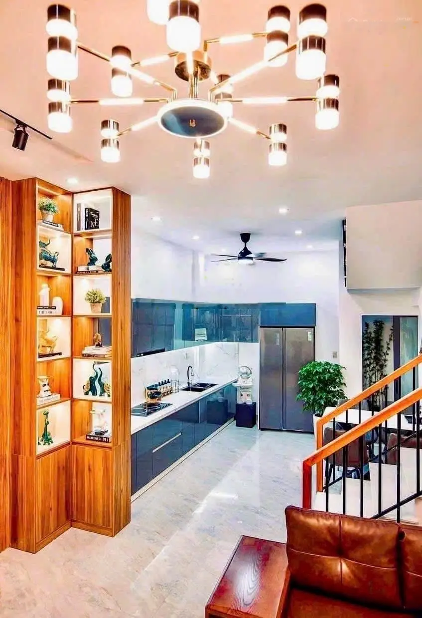 Nhà 4tầng kiên cố trung tâm hoà cường bắc hải châu,cách nhà 30m tô đậu đỗ ngày đêm -full nội thất