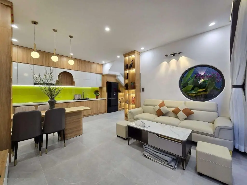 Chào bán nhà 2,5tầng kiệt ôtô thông hoàng diệu trung tâm hải châu,nhà đẹp như hoa hậu,full noi that