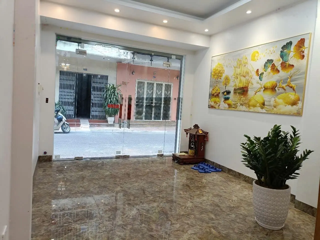 Bán nhà riêng đẹp tại Ngọc Lâm, 10 tỷ, 42m2, gần bv Tâm Anh, cầu Chương Dương, Big C Long Biên