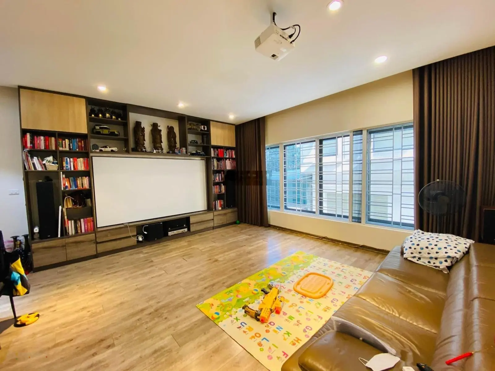 Bán nhà phân lô vạn bảo ô tô tránh kinh doanh 3 mặt thoáng