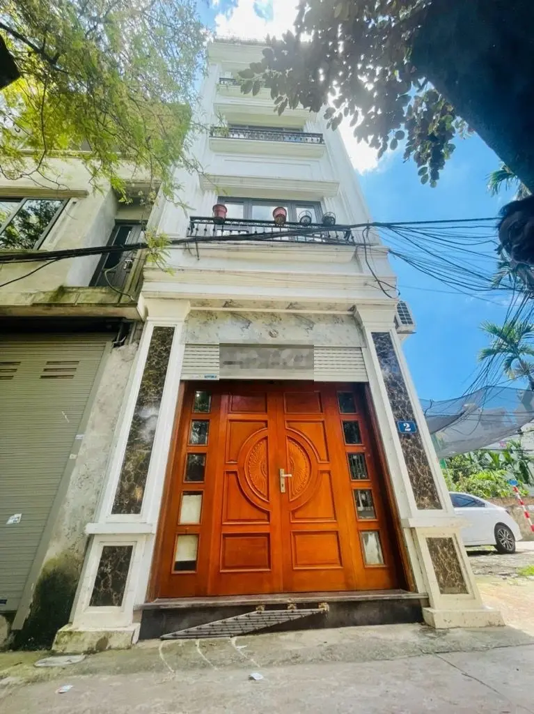 Bán nhà Thạch Bàn,ô tô 7 chỗ đỗ cửa, khu vực dân trí cao, 33m2, 4,4 tỷ
