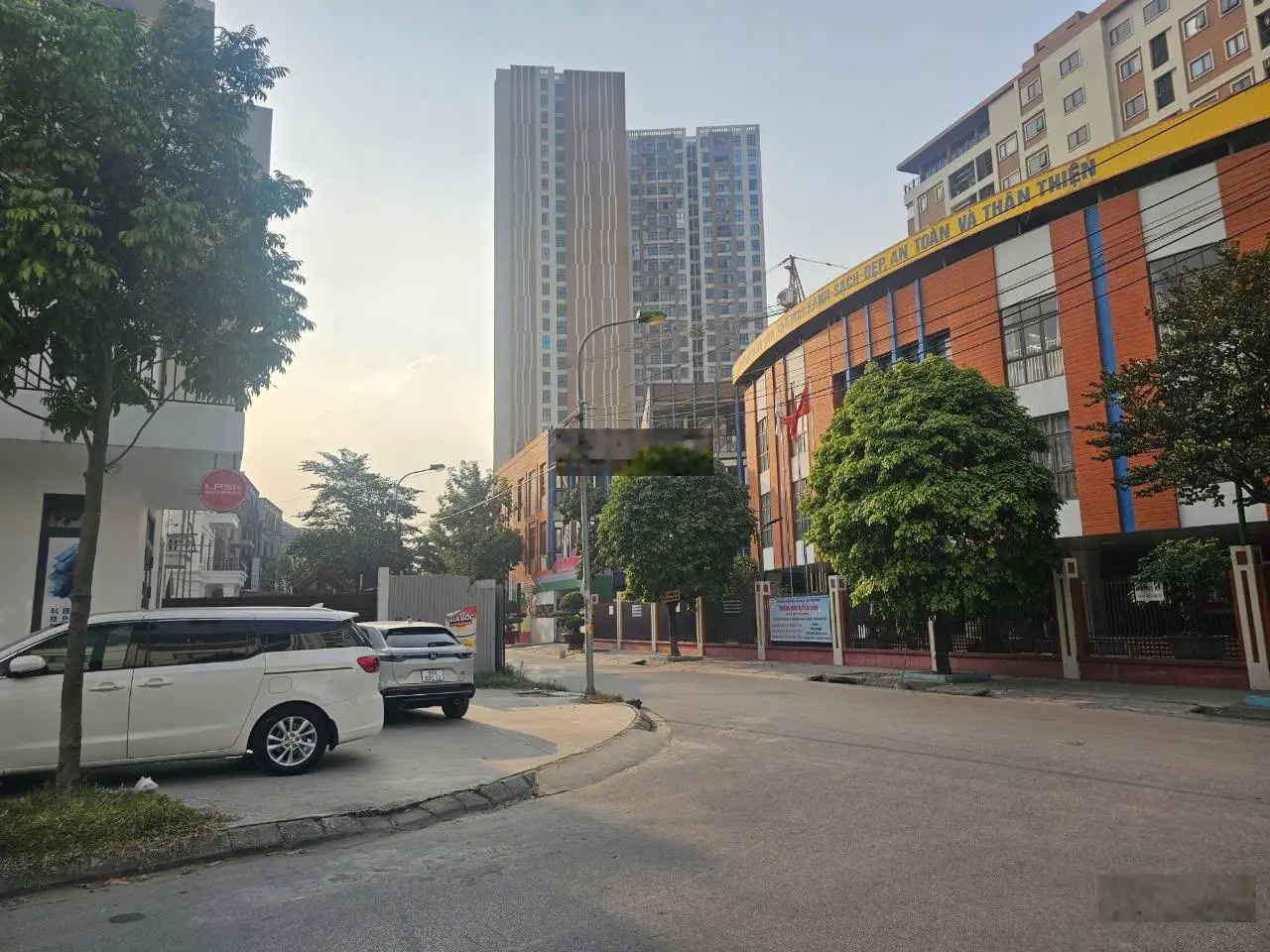 Ra hàng ngay lô biệt thự Khả Lễ 2 công ty nhà cạnh trường mầm non Sao Mai