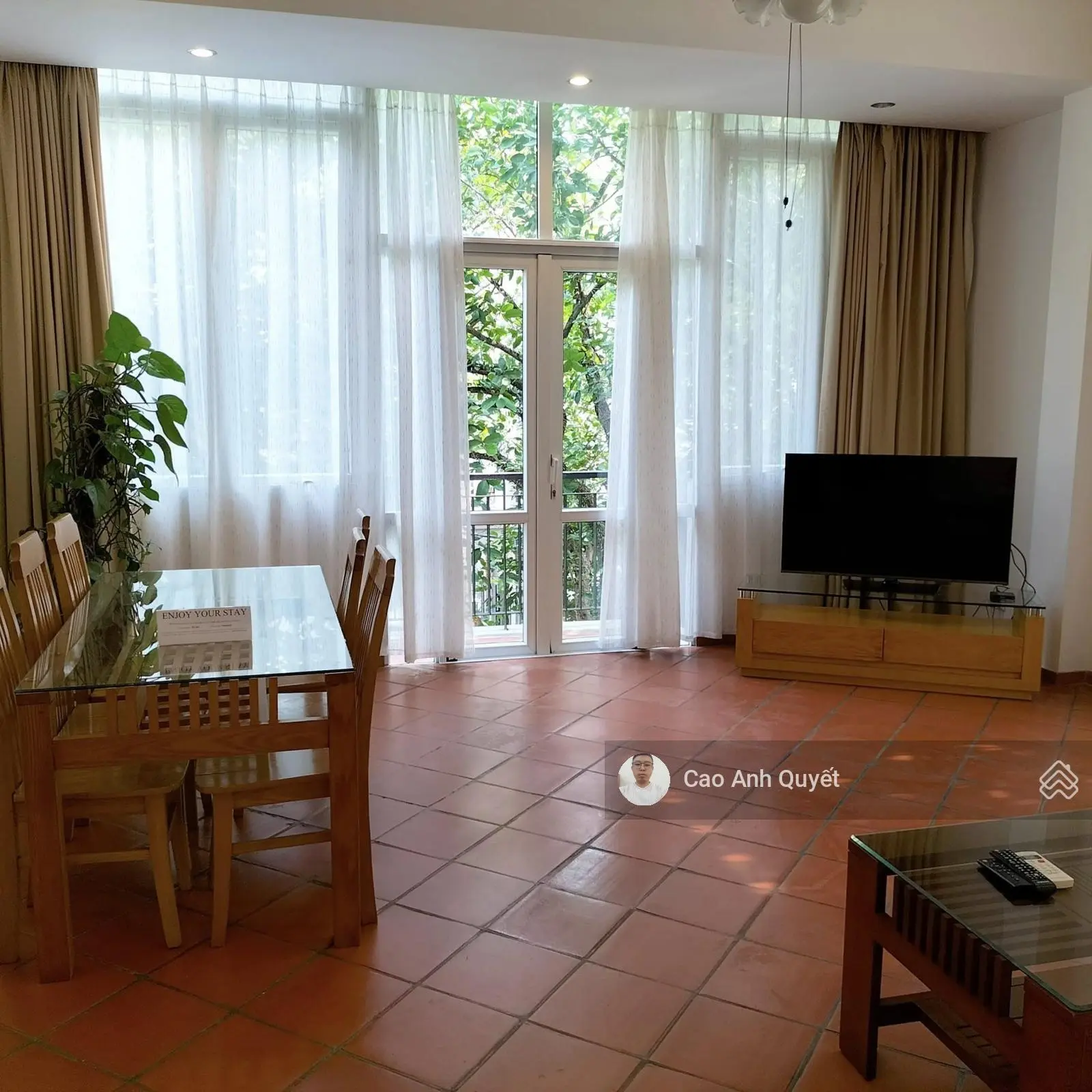 Bán nhà phố Tây Hồ quận Tây Hồ 650m2 8T MT 20m, lô góc ô tô tránh 1 sổ 1 chủ 245 tỷ đường Tây Hồ