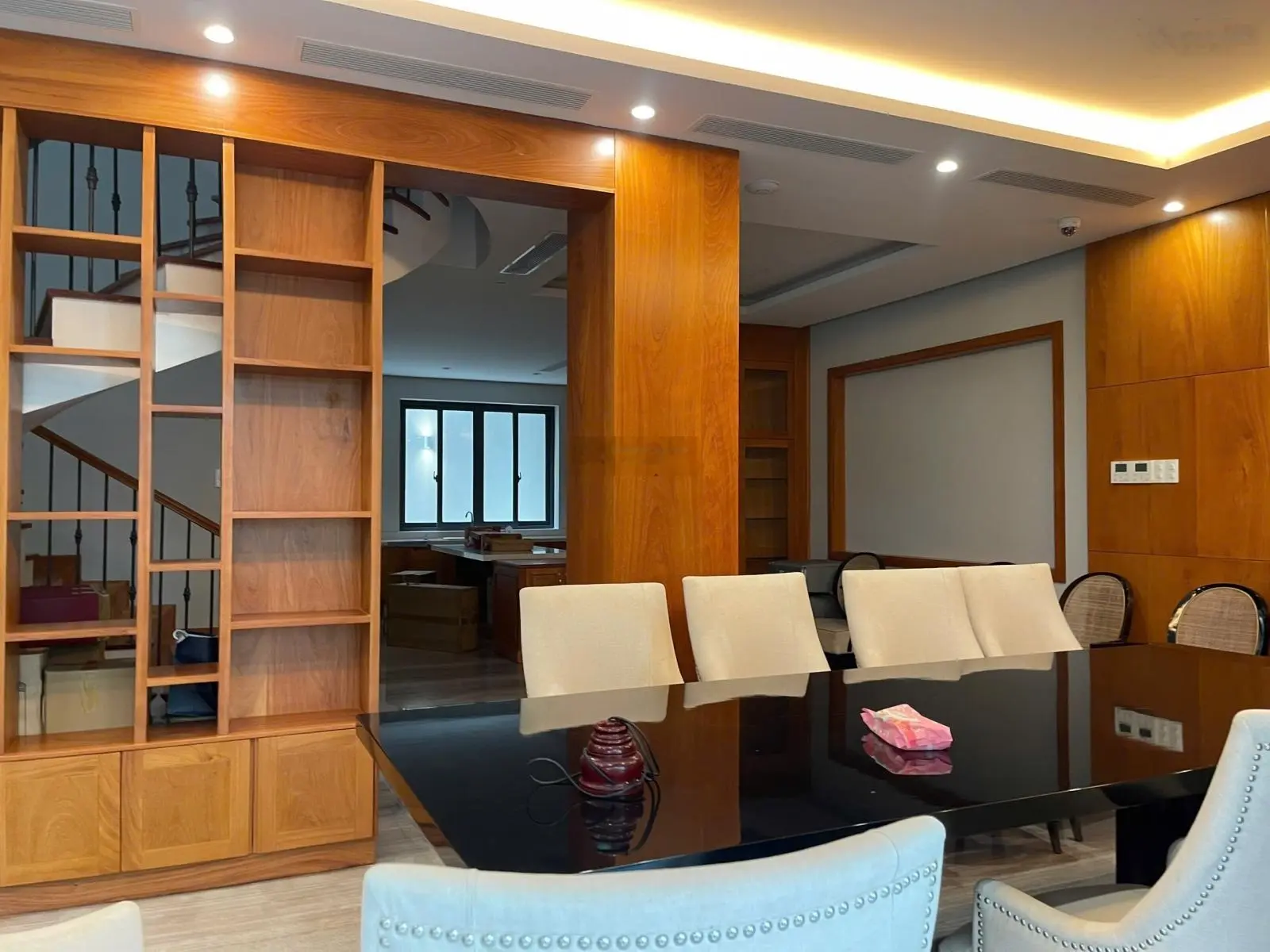 Duy Nhất 1 Căn!! Biệt Thự Phan Xích Long khu đường Hoa (8x18) chỉ 4X Tỷ
