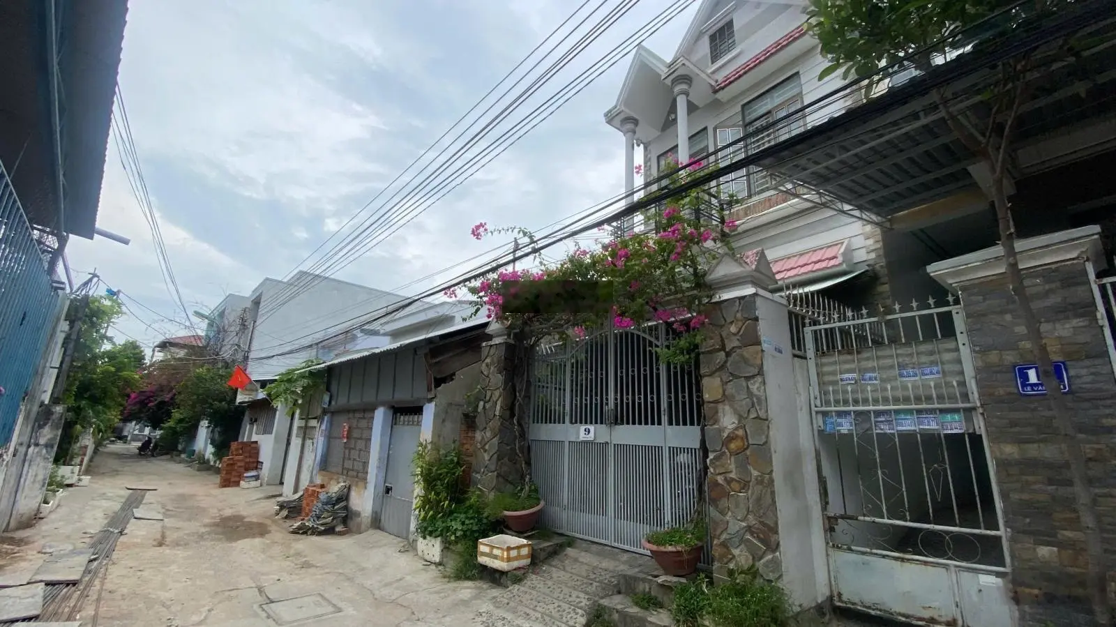 Giá 46tr/m2 Bán nhà giá bằng bán đất mặt tiền đường Lê Văn Tám _ Nha Trang- Ngang 8,7m đẹp