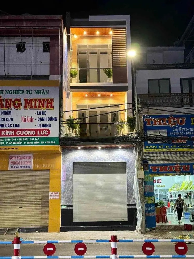 BÁN NHÀ 2 LẦU MỚI ĐẸP | MẶT TIỀN ĐƯỜNG TRẦN HƯNG ĐẠO LỘ 20M