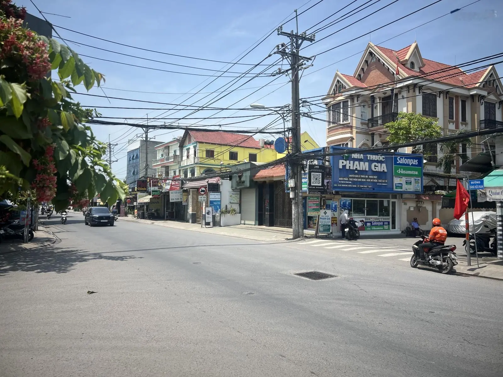 Cần bán nhà mặt tiền đường Hoàng Hữu Nam sát bv Ung Bướu, gần bến xe Miền Đông