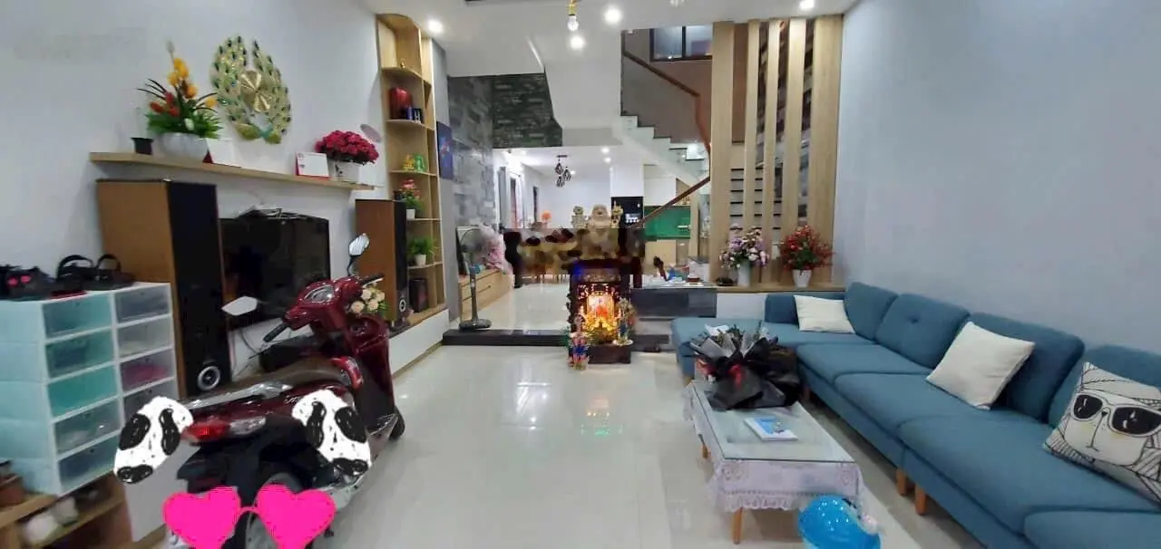Bán nhà 3 Tầng Kẹp công Viên, dt 125m2, dòng tiền 10 - 15tr tháng. Vị trí đẹp, giá tốt