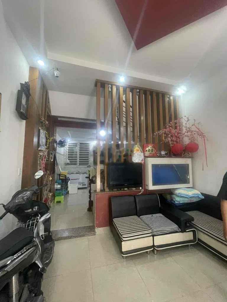 Hẻm hơn 4m Lưu Chí Hiếu 4x9,5m 3 tầng