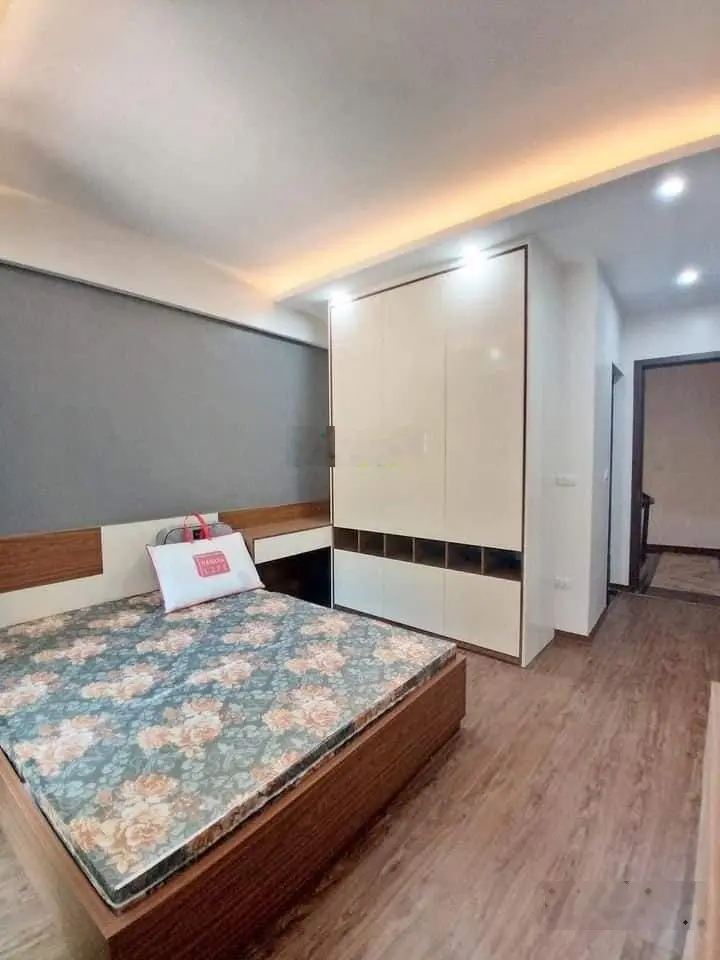 Giá chỉ 3 tỷ 95 Cầu Diễn - 35m2 - 5 tầng - 3,5m MT - Sát đường 32 - xây mới - Oto 20m - Ngõ nông