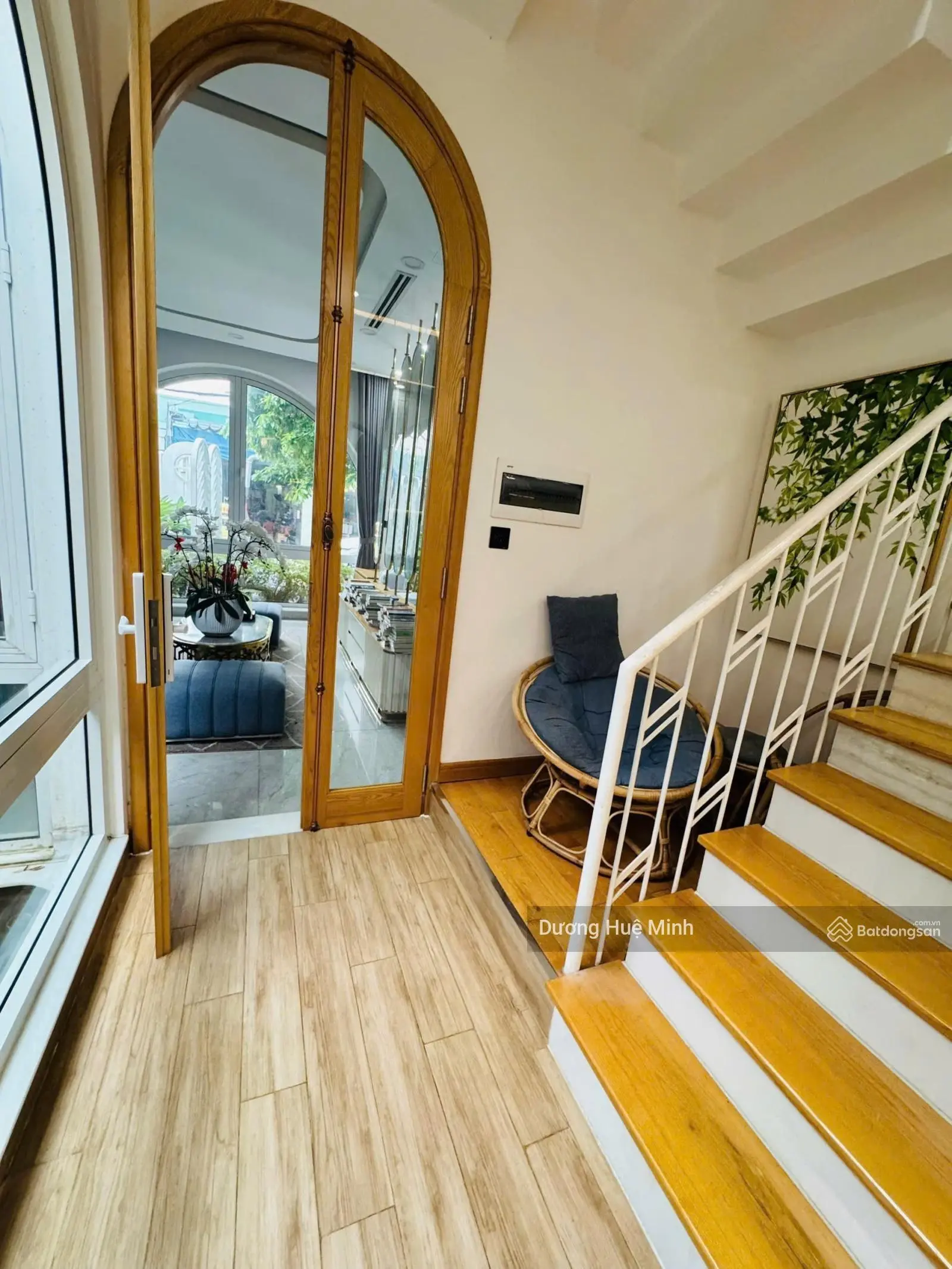 Bán biệt thự mặt tiền đường P. Linh Chiểu đối diện VinCom Thủ Đức, hoàn công đủ, nội thất cao cấp