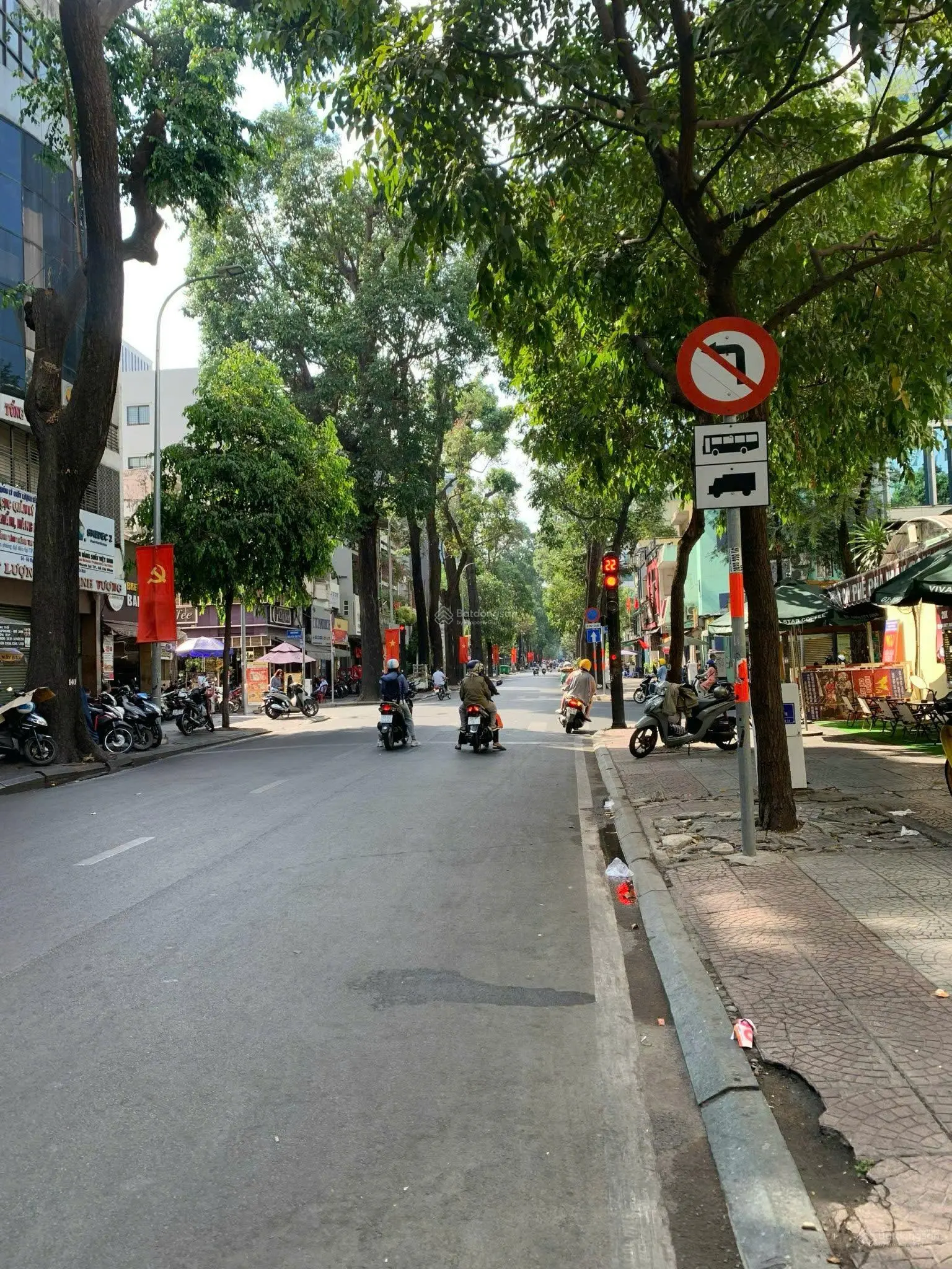 Bán Đất xây Tòa Nhà Vị Trí đẹp ngày cao thắng đường Nguyễn Thị Minh Khai DT: 9.5x25m Giá: 86 tỷ