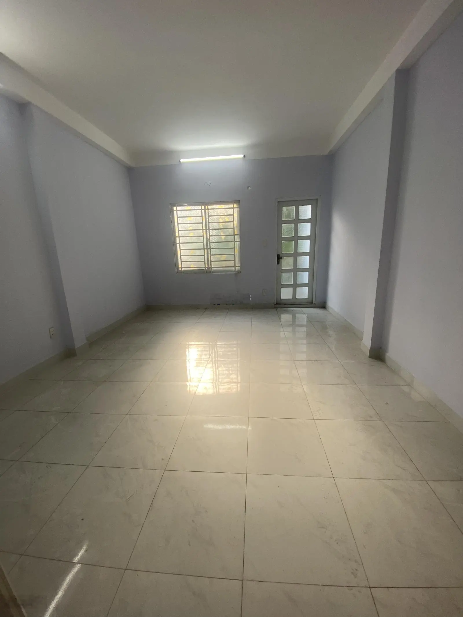 Bán Nhà Riêng đẹp tại Quốc Lộ 13, 5,6 tỷ, 57,3m2, 3PN, 3WC, hướng Tây Bắc