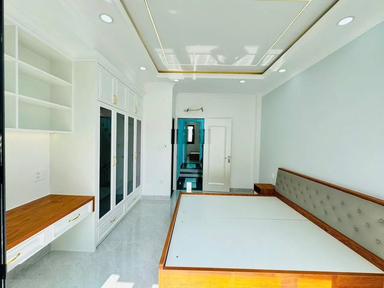 Bán gấp nhà 3 lầu hẻm thông xe hơi. Giá 7.2 tỷ PHBP TP Thủ Đức