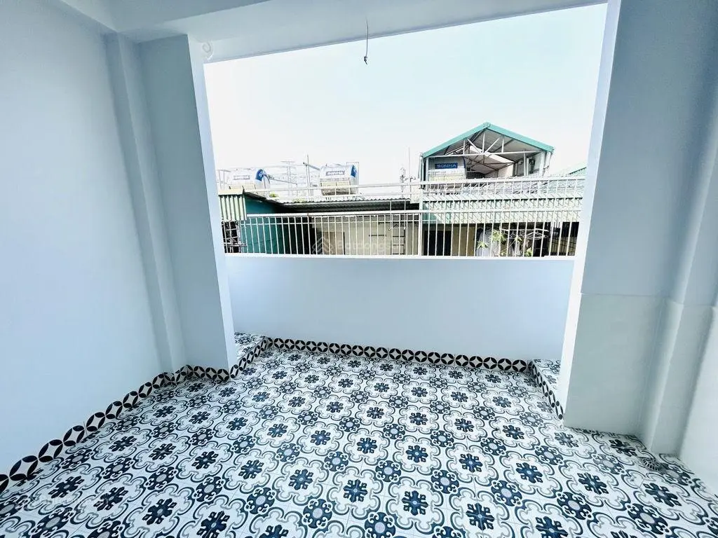 Bán nhà Thịnh Liệt, Hoàng Mai, ô tô vào nhà, sẵn thang máy, 44m2, giá tốt 12.8 tỷ