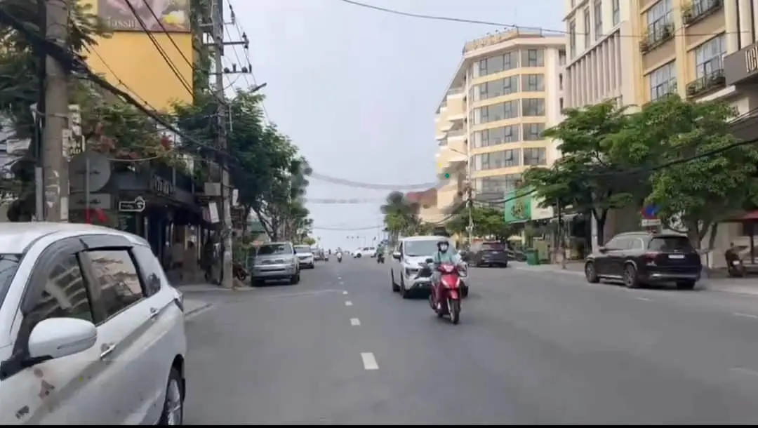 Bán đất tặng nhà mặt tiền cách biển Mỹ Khê chỉ 500m giá cực hấp dẫn