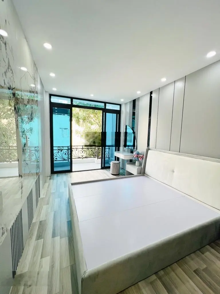 Cần bán nhà riêng giá 180 triệu/m² tại Phố Bà Triệu, Hà Đông, Hà Nội