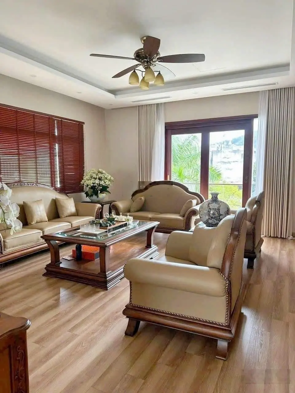 Bán nhà lô góc 78m2 khu đấu giá Mậu Lương 3 mặt thoáng 6 phòng ngủ nhà đẹp. Lh 0986186103