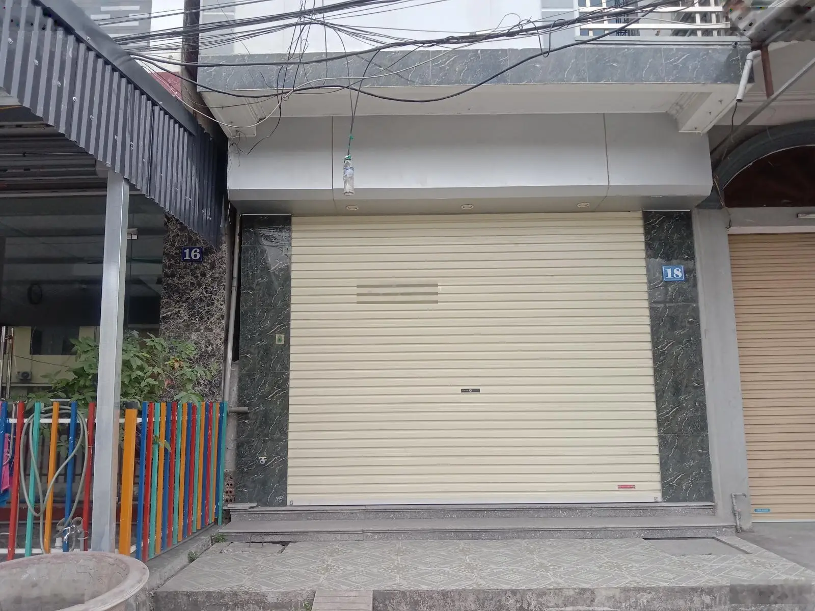 Nhà 4 tầng hiện đại mặt đường QL18A Phường Quang Trung TP. Uông Bí (4mx17,5m) giá: 3 tỷ