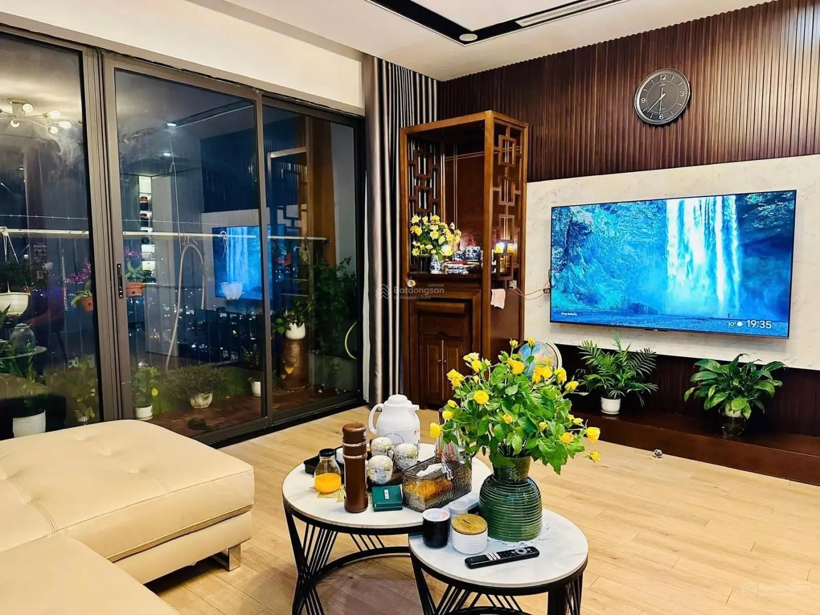 Bán căn hộ 3pn, dt:110m2 tại hồ gươm plaza hà đông, sẵn sổ đỏ - giá 5,5 tỷ, full nội thất đẹp