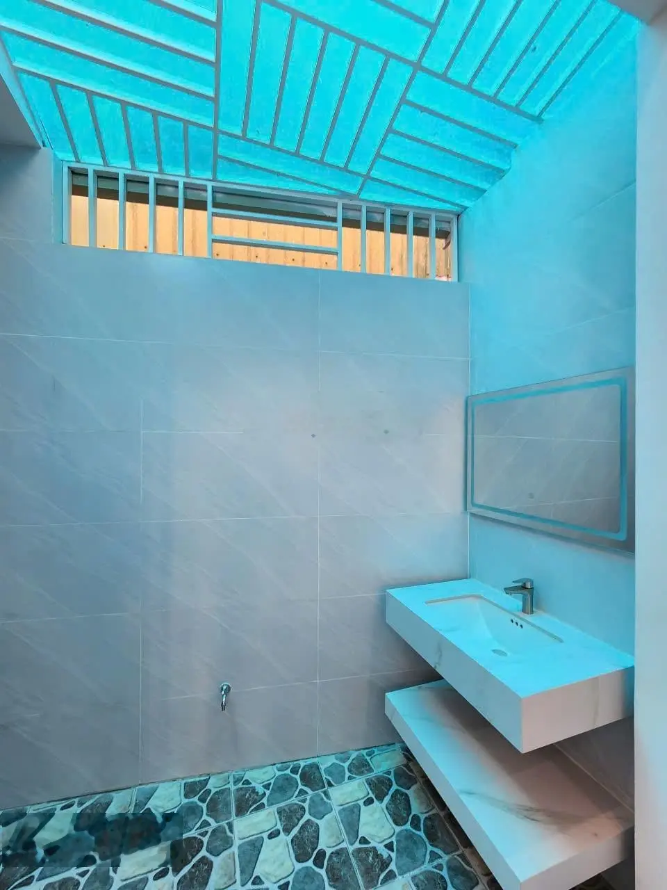3ty6 nhà mới, DT 4,7x14 (64,5m2) 1 trệt 2 lầu 4PN gần vòng xoay An Phú