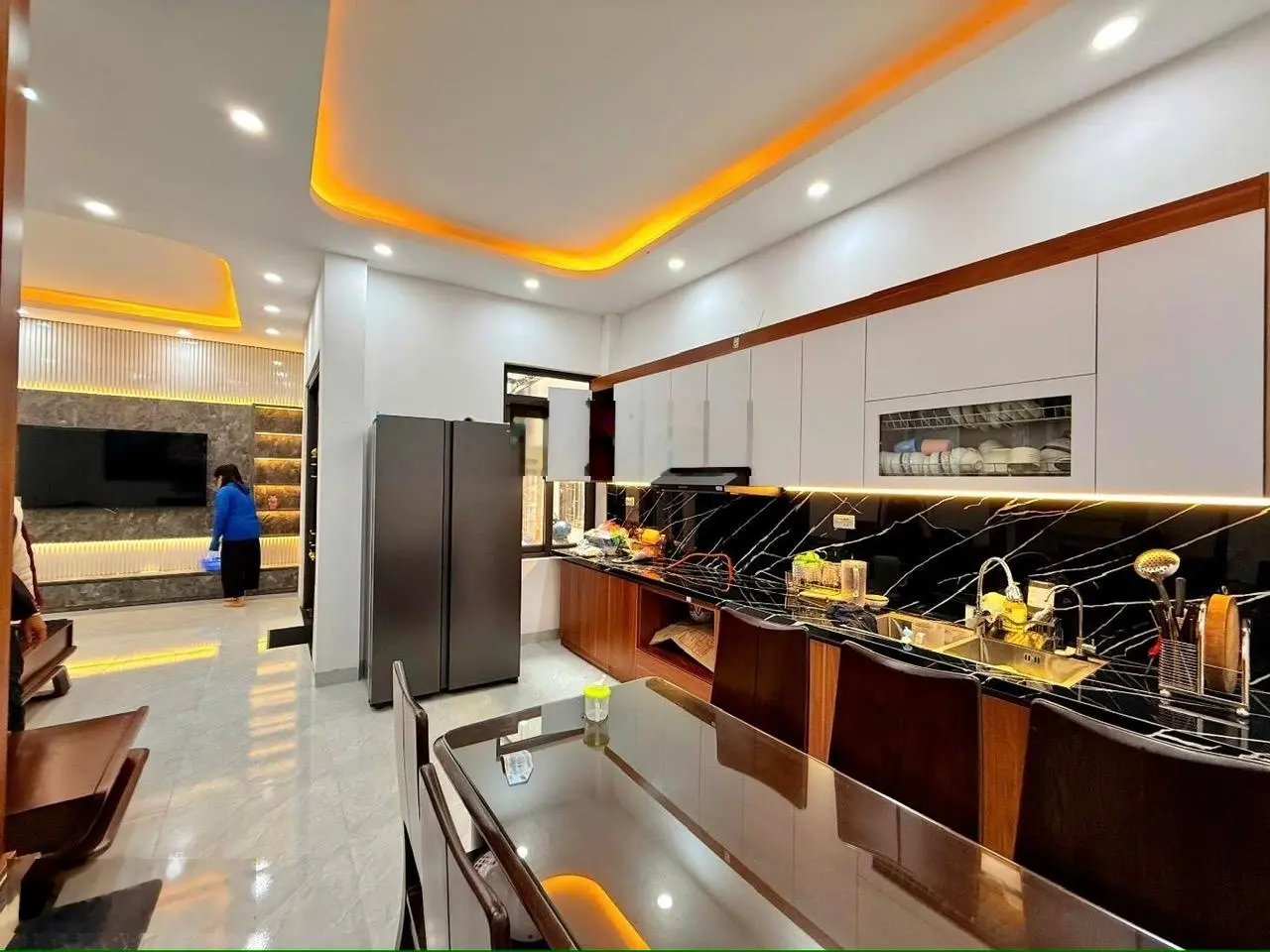 Nhà đẹp trương định 40m2-mt 4,5m-ngõ nông gần phố- giá hấp dẫn quá -xem ngay thông tin ạ