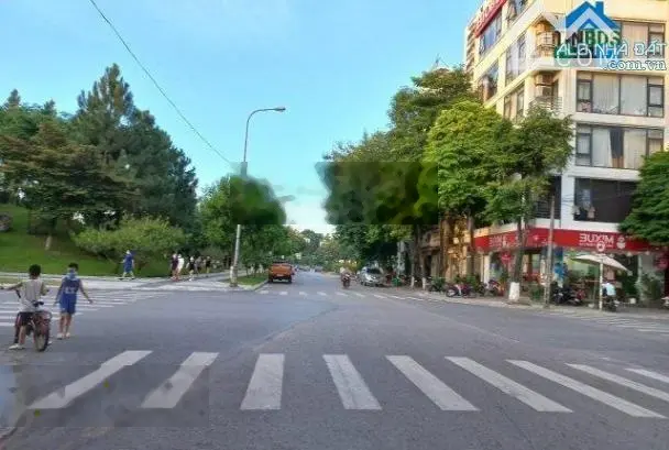 Chính chủ bán gấp nhà mp nguyễn cao-tp bắc ninh 500m2 - 4t - kd sầm uất - vỉa hè-giá chào 45 tỷ