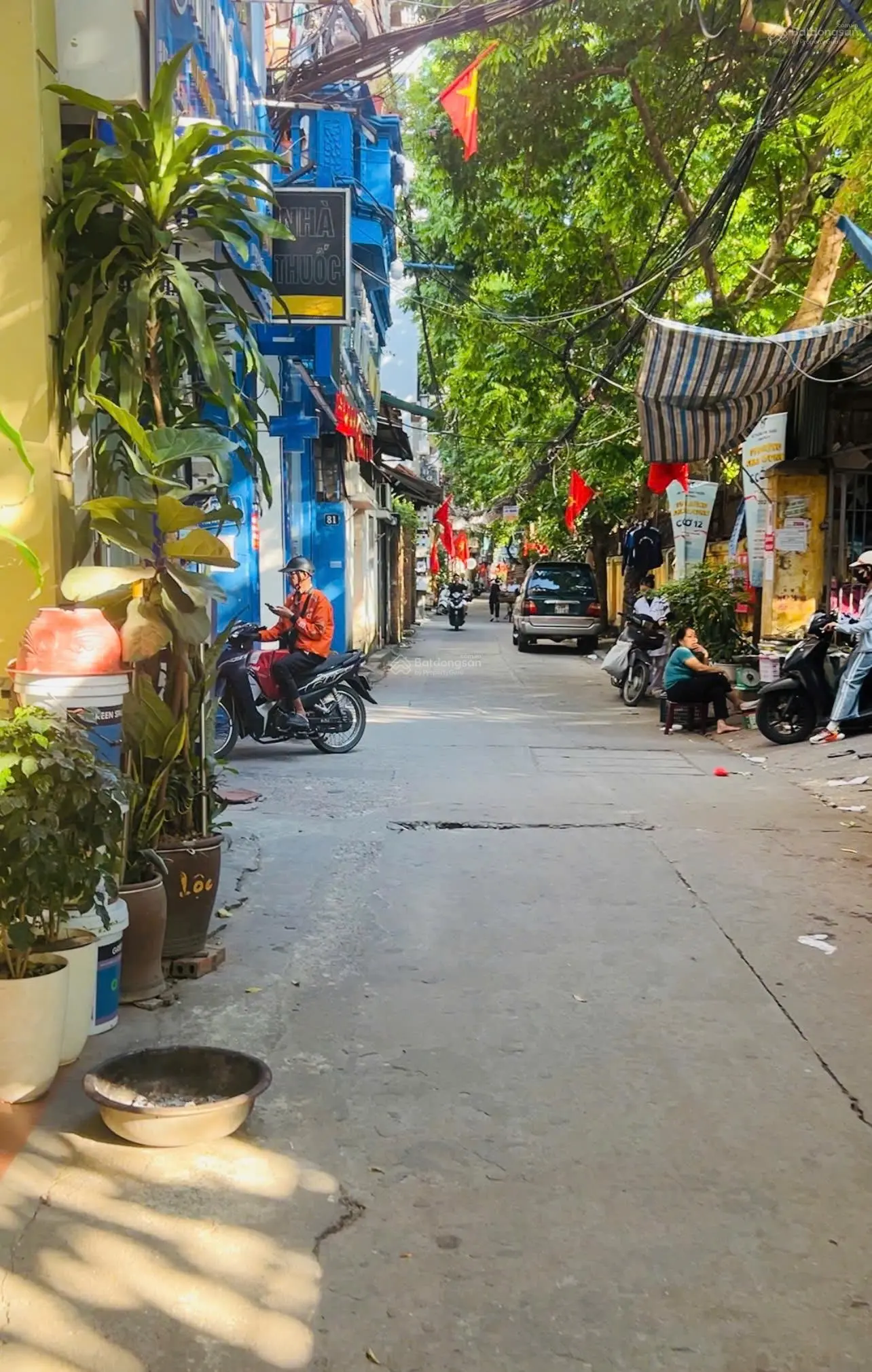 Bán nhà C4 ngõ 25 Vũ Ngọc Phan ngõ thông 20m ra ô tô tránh,bao giấy phép XD, liên hệ chính chủ