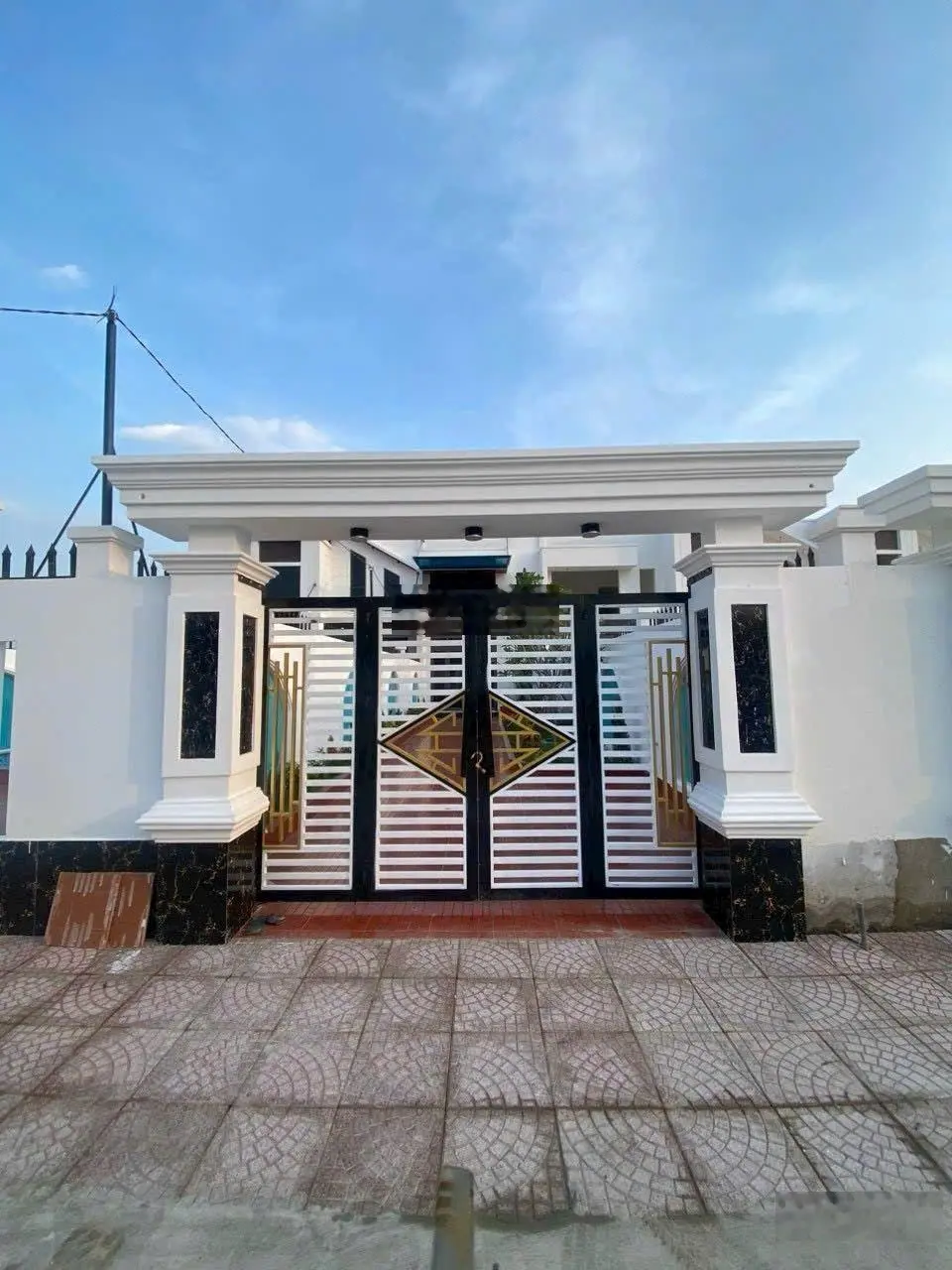 BIỆT THỰ SÂN VƯỜN 222M2 CÁCH CHỢ BÌNH CHÁNH 5KM
