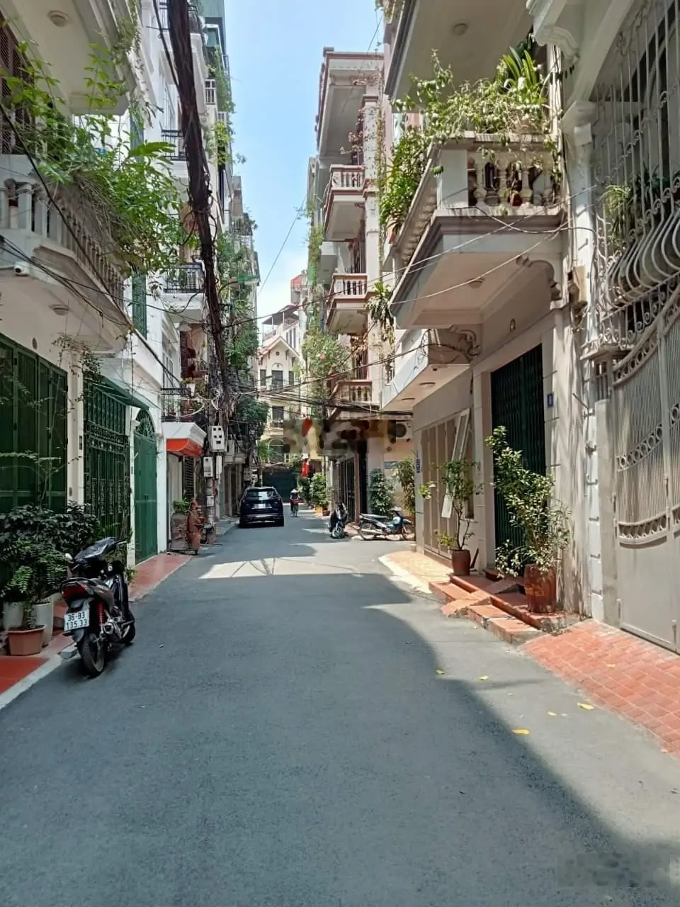 Bán nhà Học Viện Tài Chính - DT 48m2 - 4 tầng - MT 7m - lô góc - kinh doanh - ô tô chạy vòng quanh